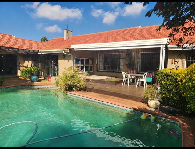 3 BEDROOM HOUSE FOR SALE IN BUURENDAL